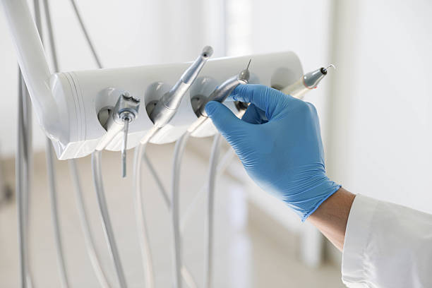 Professional Tooth Extraction technician working in Lamesa, TX